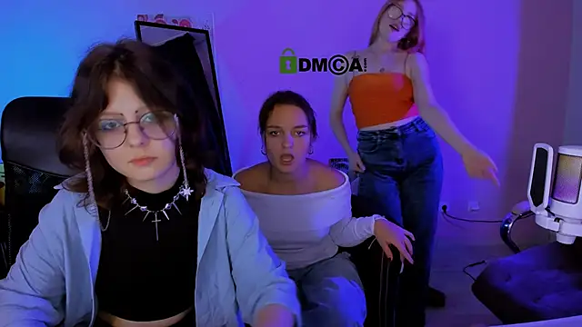 samanta hotty online show from October 11, 2025, 7:04 pm