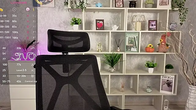 Snapshot of EchoBloom chatting on November 1, 2025, 11:04 am EchoBloom online show from November 1, 2025, 11:04 am