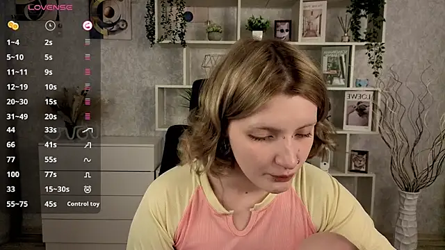 Snapshot of EchoBloom chatting on October 11, 2025, 10:49 am EchoBloom online show from October 11, 2025, 10:49 am