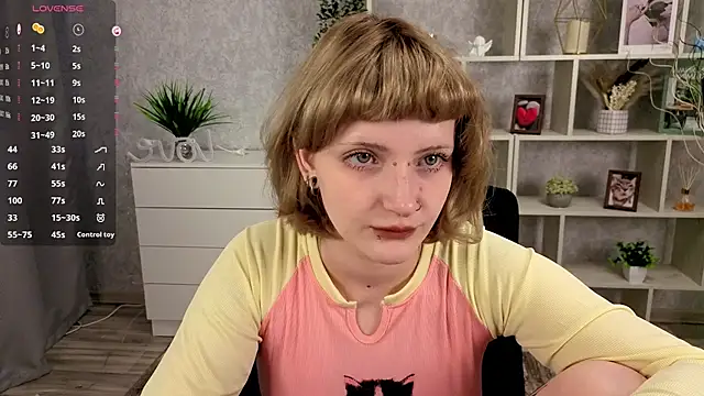 Snapshot of EchoBloom chatting on October 22, 2025, 10:36 am EchoBloom online show from October 22, 2025, 10:36 am