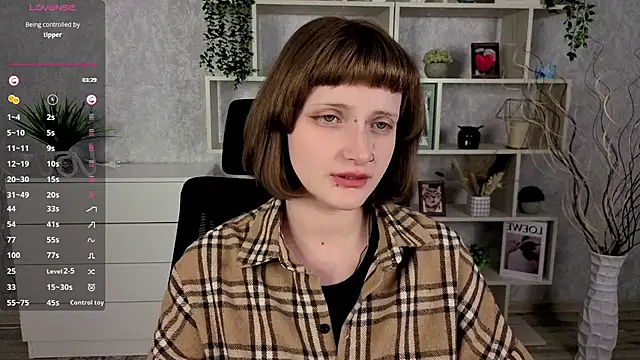 Snapshot of EchoBloom chatting on October 24, 2025, 1:10 pm EchoBloom online show from October 24, 2025, 1:10 pm