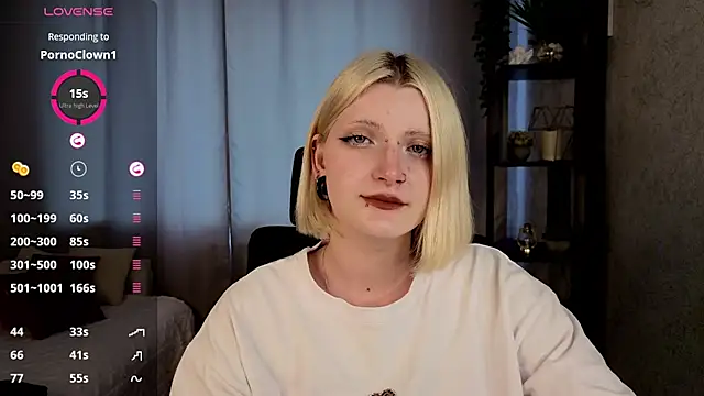 Snapshot of EchoBloom chatting on September 26, 2025, 10:55 am EchoBloom online show from September 26, 2025, 10:55 am