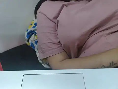 Snapshot of Nataliya_Singh chatting on April 19, 2026, 6:21 pm Nataliya Singh online show from April 19, 2026, 6:21 pm