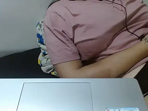 Nataliya Singh online show from April 15, 2026, 6:12 pm