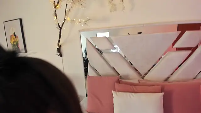 lia  harry online show from October 3, 2025, 8:21 pm