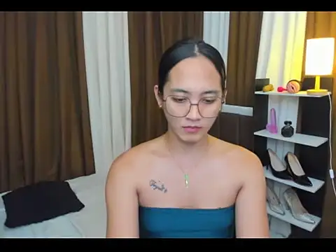 URHottestAngel online show from October 8, 2025, 5:20 am