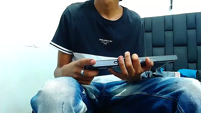 daniel evans69 online show from October 28, 2025, 12:15 pm