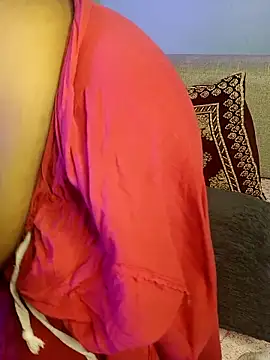 monaa-darling online show from September 8, 2025, 5:34 pm