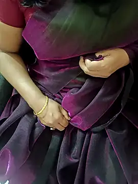 monaa-darling online show from October 6, 2025, 3:29 am