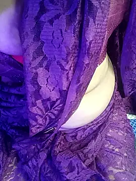 monaa-darling online show from September 14, 2025, 5:46 pm