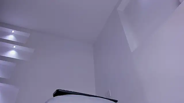 Snapshot of Evelynn_Jones_ chatting on October 30, 2025, 2:43 am Evelynn Jones online show from October 30, 2025, 2:43 am