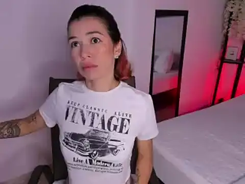 Snapshot of selene_boyer chatting on October 8, 2025, 4:51 pm selene boyer online show from October 8, 2025, 4:51 pm