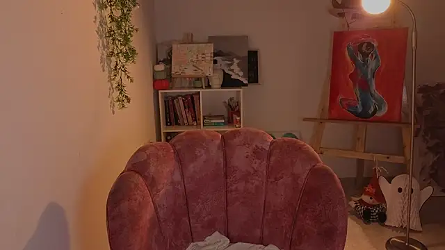  Sophia 111 online show from November 7, 2025, 9:08 pm