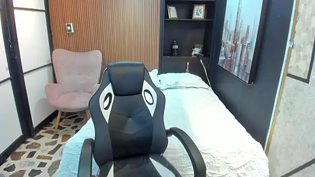 ScarletMoon1  online show from September 20, 2025, 9:09 pm