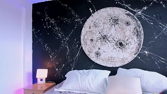 ScarletMoon1  online show from October 27, 2025, 7:48 pm