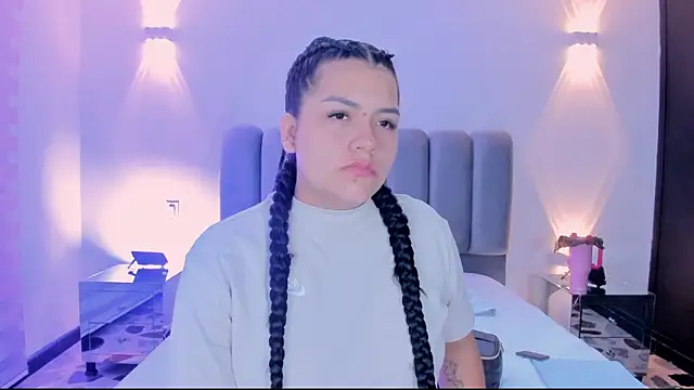 ScarletMoon1  online show from October 19, 2025, 12:19 pm