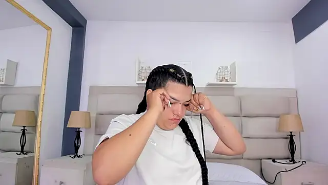 ScarletMoon1  online show from October 18, 2025, 12:07 pm