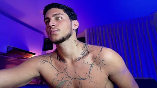 Snapshot of LeoCavalli_ chatting on October 2, 2025, 10:07 am LeoCavalli online show from October 2, 2025, 10:07 am