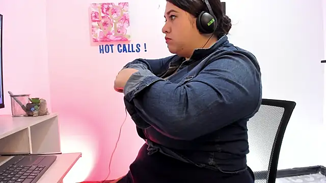 Snapshot of SafiroFer chatting on September 19, 2025, 9:08 pm SafiroFer online show from September 19, 2025, 9:08 pm