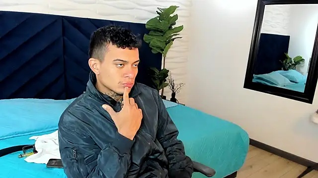 Snapshot of MrJustin_ chatting on October 23, 2025, 8:40 pm MrJustin  online show from October 23, 2025, 8:40 pm