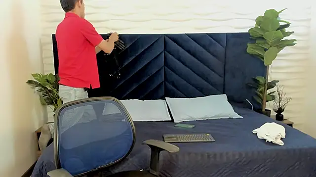 Snapshot of MrJustin_ chatting on October 30, 2025, 9:01 pm MrJustin  online show from October 30, 2025, 9:01 pm