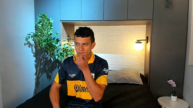 Snapshot of MrJustin_ chatting on September 29, 2025, 8:03 pm MrJustin  online show from September 29, 2025, 8:03 pm