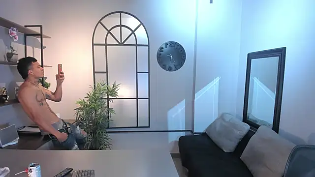 Snapshot of MrJustin_ chatting on September 22, 2025, 8:37 pm MrJustin  online show from September 22, 2025, 8:37 pm