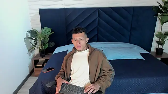 Snapshot of MrJustin_ chatting on September 14, 2025, 8:09 pm MrJustin  online show from September 14, 2025, 8:09 pm