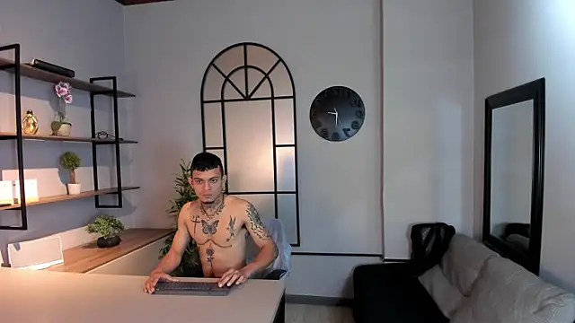 Snapshot of MrJustin_ chatting on October 20, 2025, 8:09 pm MrJustin  online show from October 20, 2025, 8:09 pm