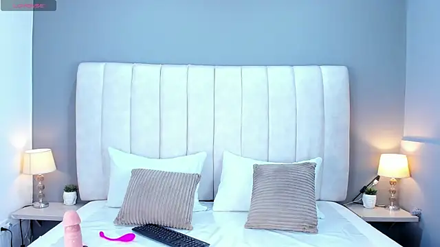 Snapshot of ScarletStarr chatting on October 24, 2025, 4:33 am ScarletStarr online show from October 24, 2025, 4:33 am