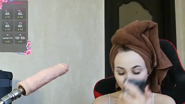 PrettyMegan online show from October 21, 2025, 12:15 pm