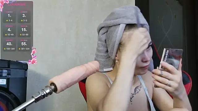 PrettyMegan online show from October 13, 2025, 12:29 pm