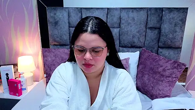 Snapshot of SamanthaPaImer chatting on September 18, 2025, 8:12 pm SamanthaPaImer online show from September 18, 2025, 8:12 pm