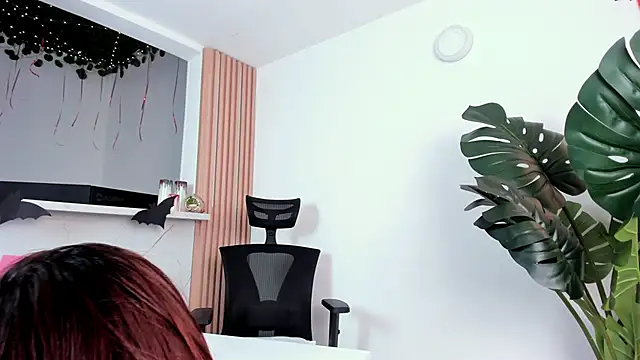 Snapshot of AlinaSweett_ chatting on October 26, 2025, 3:45 pm AlinaSweett online show from October 26, 2025, 3:45 pm