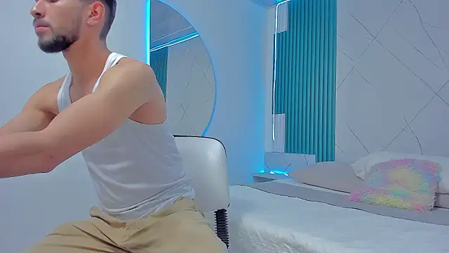 Aronn King online show from September 9, 2025, 12:43 am