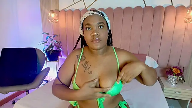 Chloee Miller1 online show from September 13, 2025, 12:49 pm