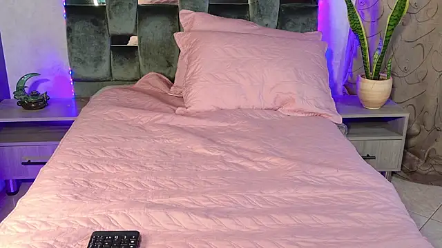 Snapshot of Luna_sophya chatting on October 23, 2025, 8:51 pm Luna sophya online show from October 23, 2025, 8:51 pm