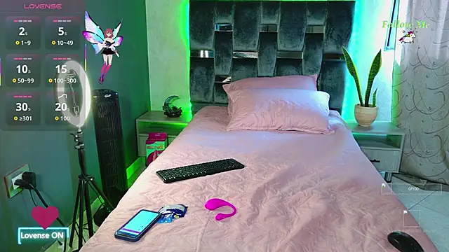 Snapshot of Luna_sophya chatting on October 26, 2025, 7:47 pm Luna sophya online show from October 26, 2025, 7:47 pm