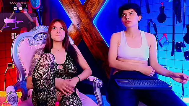 Snapshot of Mr_sadistiic_ chatting on October 17, 2025, 3:43 am Mr sadistiic  online show from October 17, 2025, 3:43 am