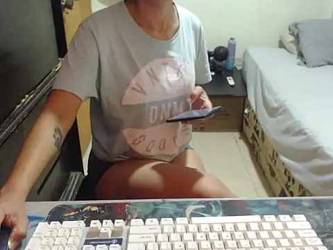 kiss mm online show from October 24, 2025, 3:22 pm