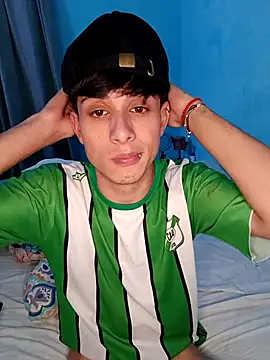 matiatr1112 online show from November 9, 2025, 11:42 pm