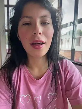 Snapshot of Mia_salinass chatting on June 17, 2026, 6:29 pm Mia salinass online show from June 17, 2026, 6:29 pm