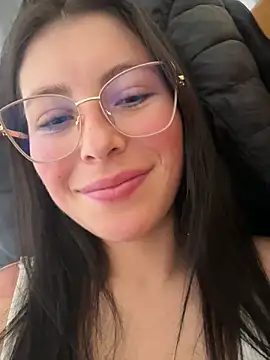 Mia salinass online show from March 19, 2026, 7:47 pm