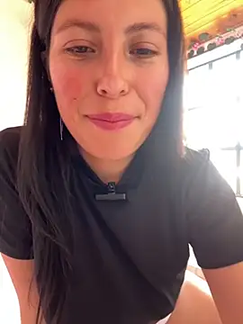 Mia salinass online show from November 10, 2025, 4:12 pm