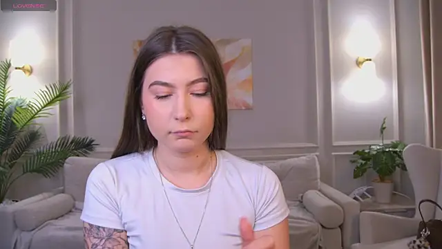 ChloeKissesYou online show from September 12, 2025, 5:29 am