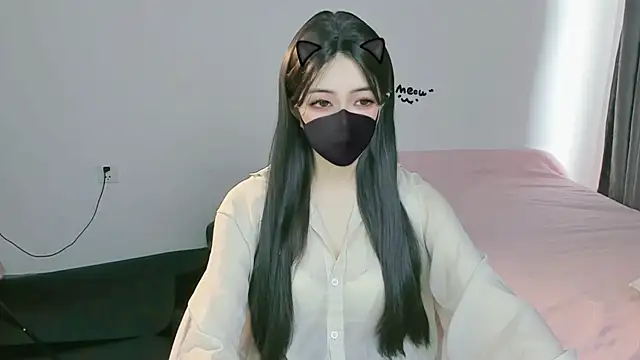 Snapshot of Sparkly_Candy chatting on September 29, 2025, 2:29 am Sparkly Candy online show from September 29, 2025, 2:29 am