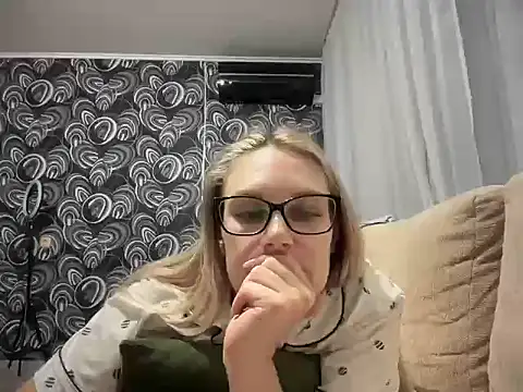 Snapshot of NikexPretty chatting on October 22, 2025, 7:46 pm NikexPretty online show from October 22, 2025, 7:46 pm