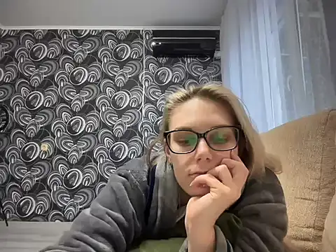 NikexPretty online show from November 16, 2025, 1:38 pm