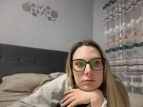 NikexPretty online show from March 30, 2026, 8:32 pm