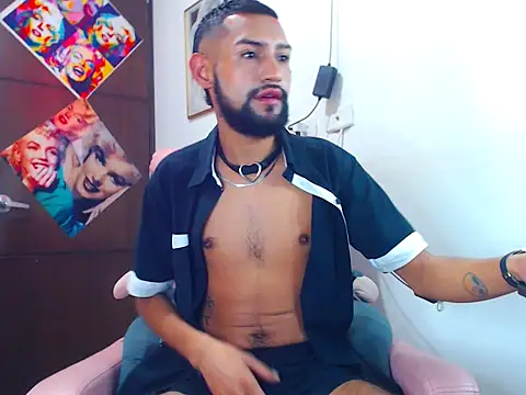 Snapshot of boybunnyerotic chatting on September 24, 2025, 10:33 am boybunnyerotic online show from September 24, 2025, 10:33 am